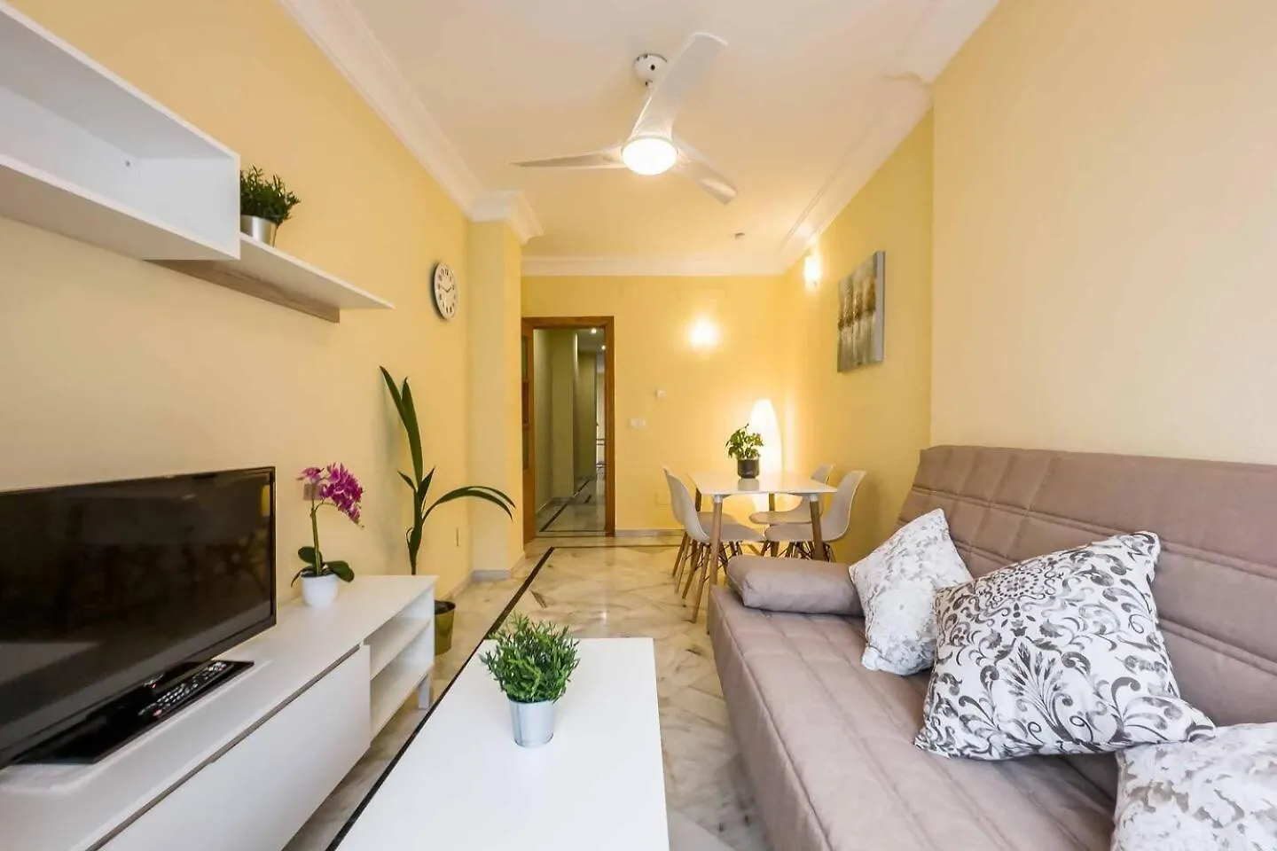 Cyv Centrally Located 1 Bed 1 Bath Near The Beach Fuengirola Spain